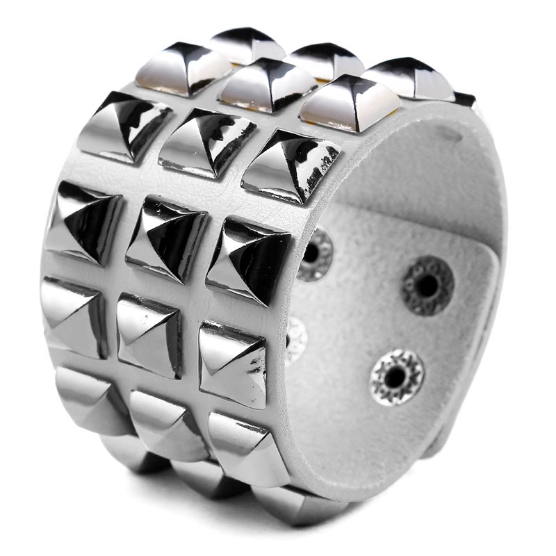 尖锥铆钉仿牛皮手链全合金朋克风格烤漆装饰不褪色系三月爆款手环