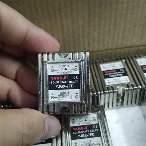 YANGJI 电路板式单相固态继电器 YJGX-7FD SSR-P (7A/110VDC)