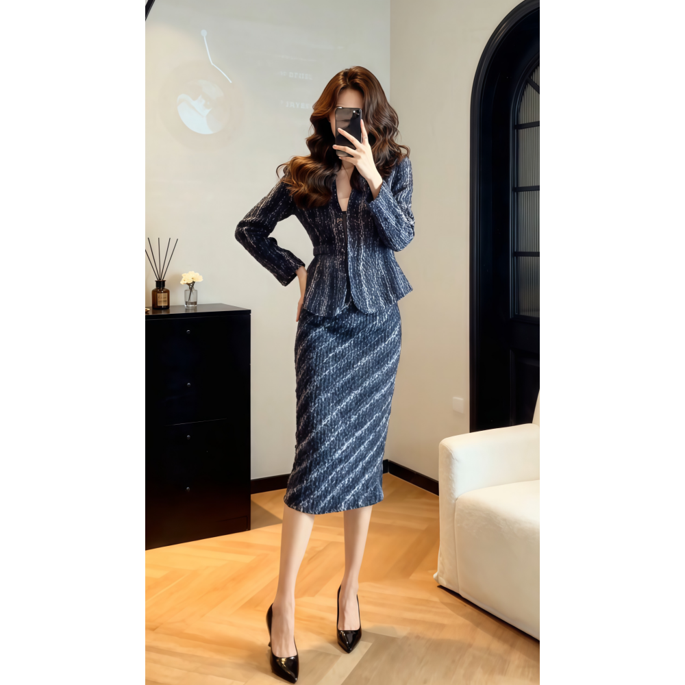 2026春季新款韩版时尚气质斜条纹深蓝色毛呢短款西装半身裙套装女