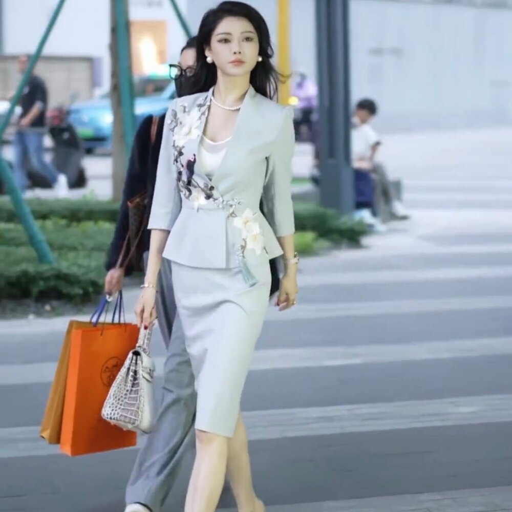 时尚感秋季显瘦半身裙套装女