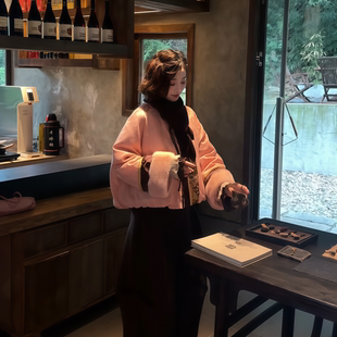 2026年春季新款韩系时尚减龄甜美风粉红色国风保暖羽绒棉服外套女