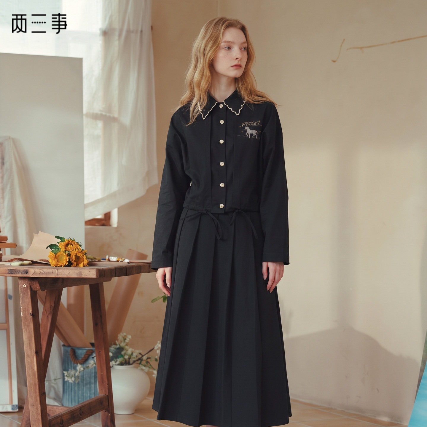 两三事梵高文艺微醺夜曲2026秋季新款复古刺绣衬衫百褶裙两件套女图片