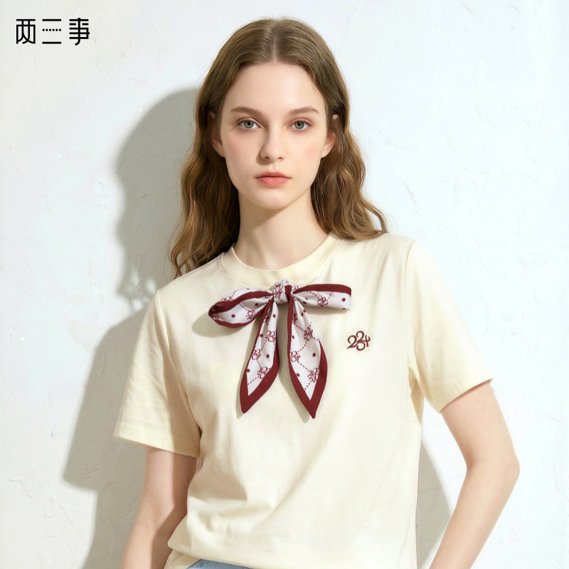 两三事 默观格序 简约印花领带装饰刺绣短袖t恤图片