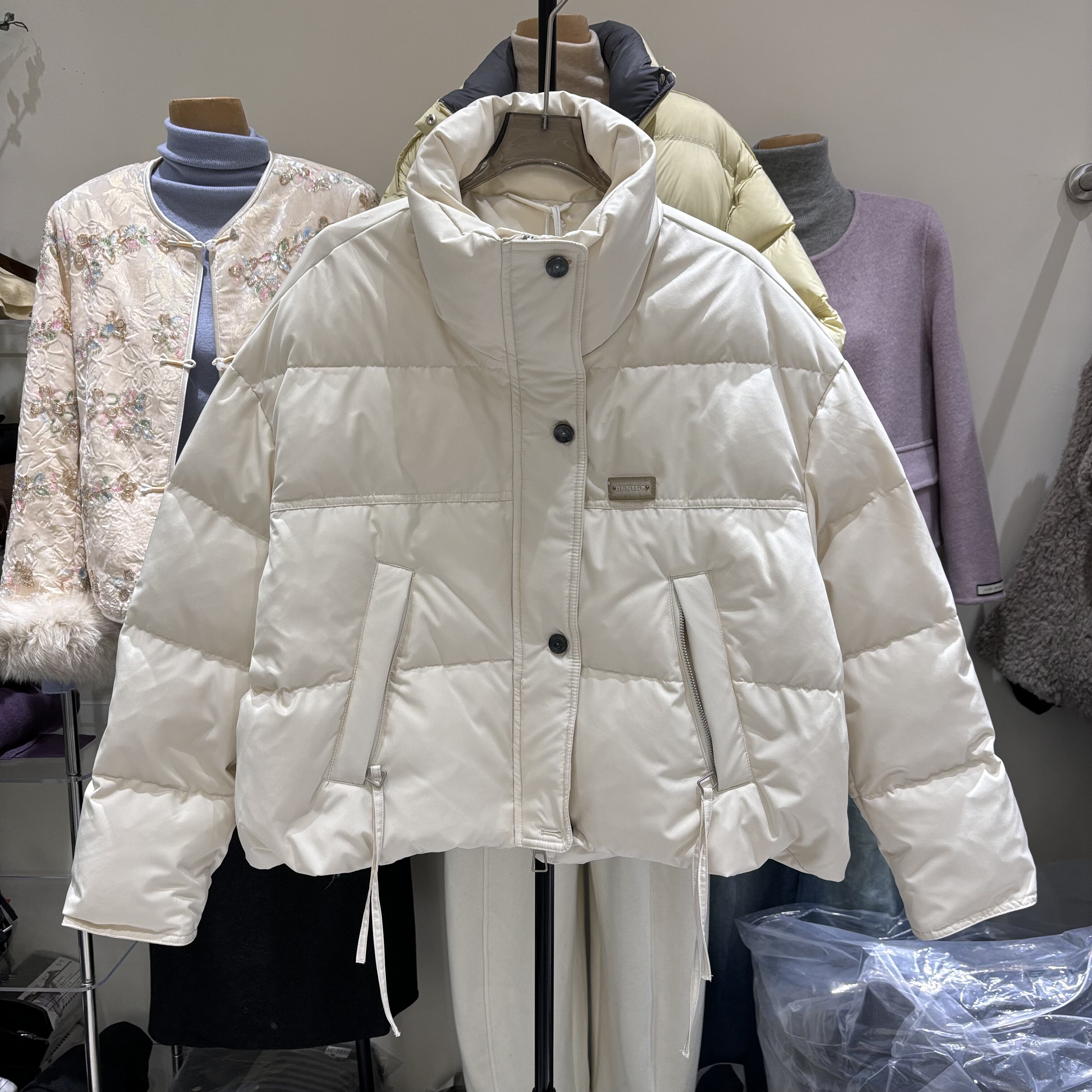 韩版短款羽绒服女小个子炸街90白鸭绒厚外套时尚百搭2025冬季新款