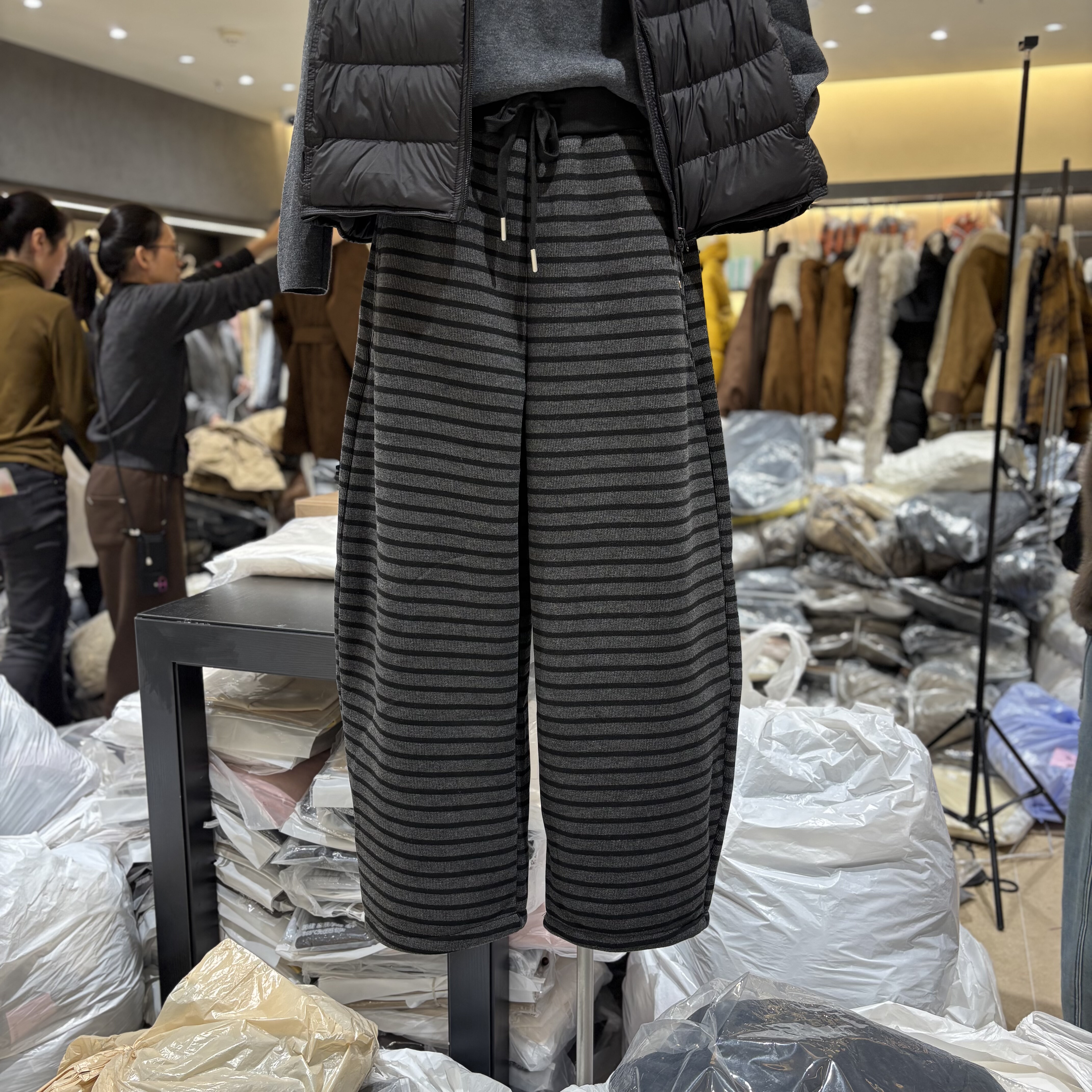 GMS1601冬款韩版松紧腰抽绳条纹加绒弯刀卫裤女显瘦运动休闲裤潮