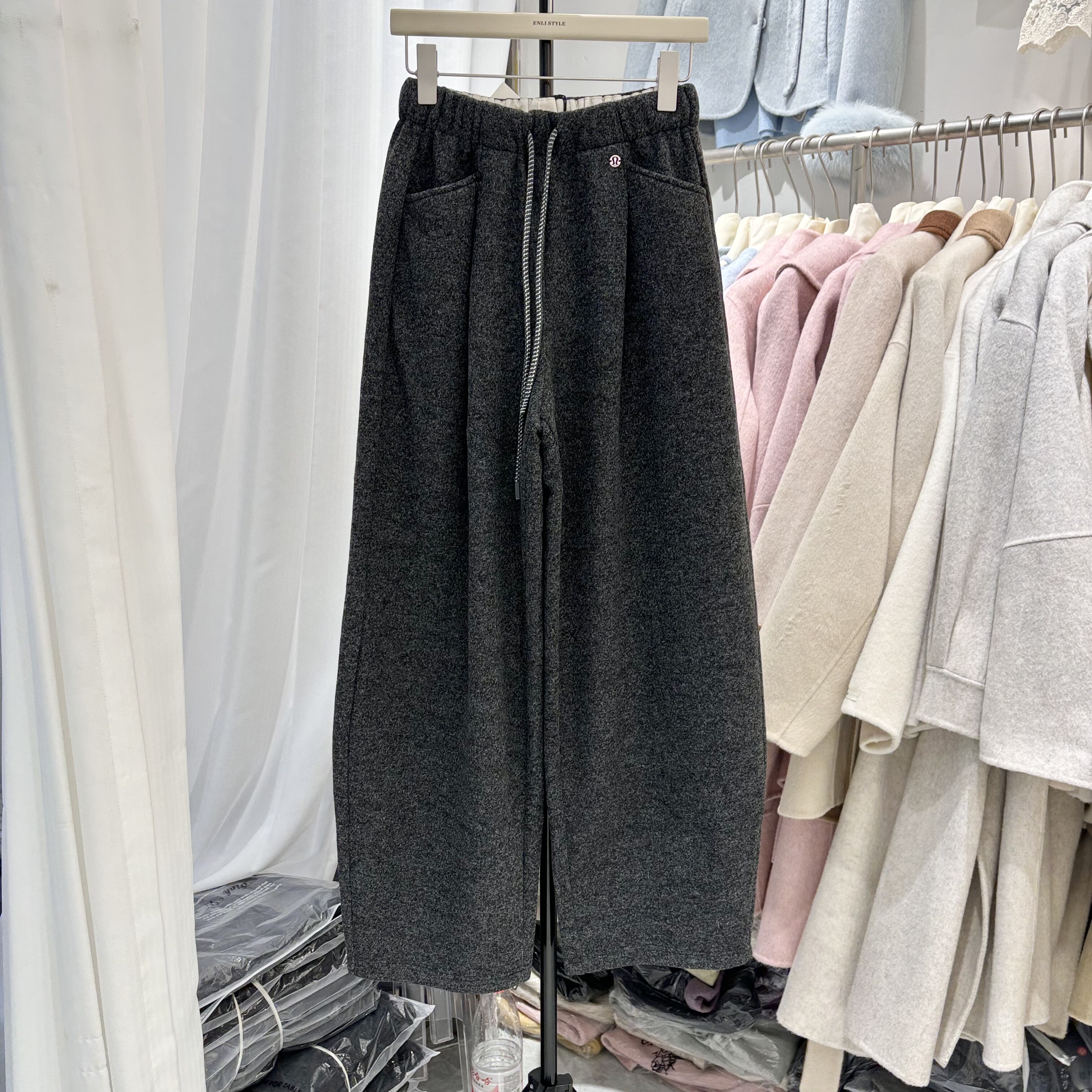 2025冬季新款韩系抽绳毛呢阔腿加绒休闲裤宽松显瘦直筒长裤8958
