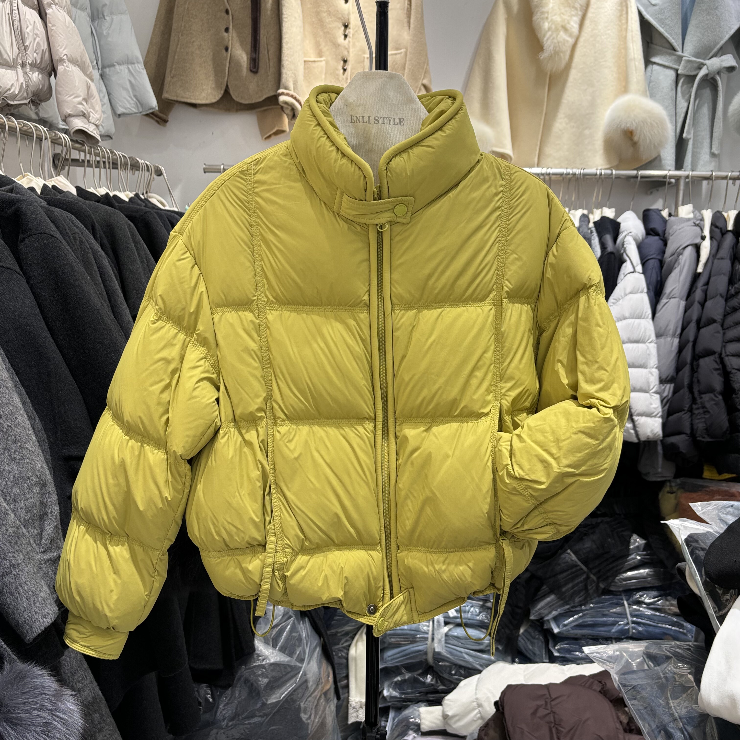 欧洲站2025冬季新款宽松休闲立领白鸭绒粉色羽绒服女短款保暖外套