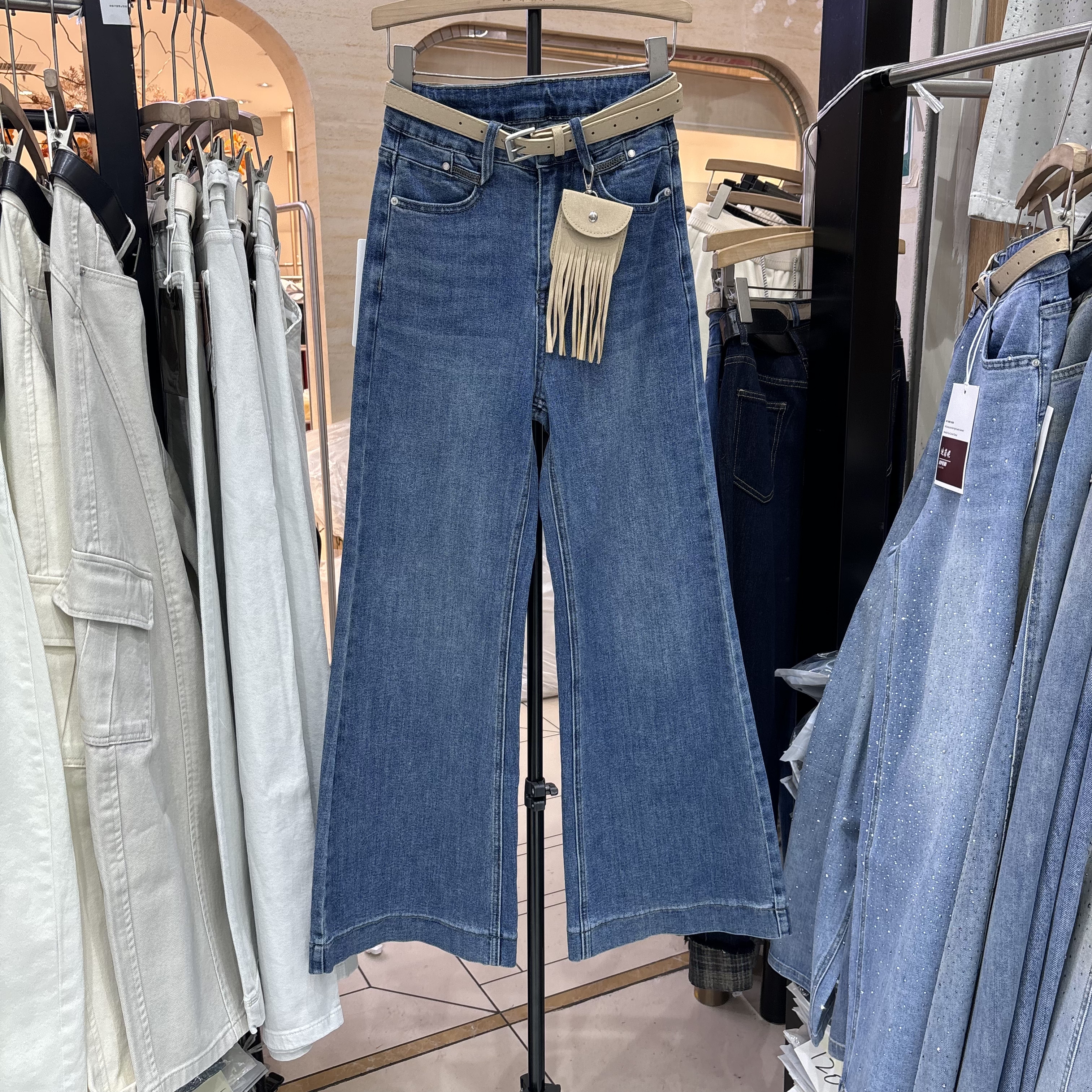 春款百搭显瘦不贴腿四面弹微喇牛仔裤女时髦喇叭裤高腰拖地62598