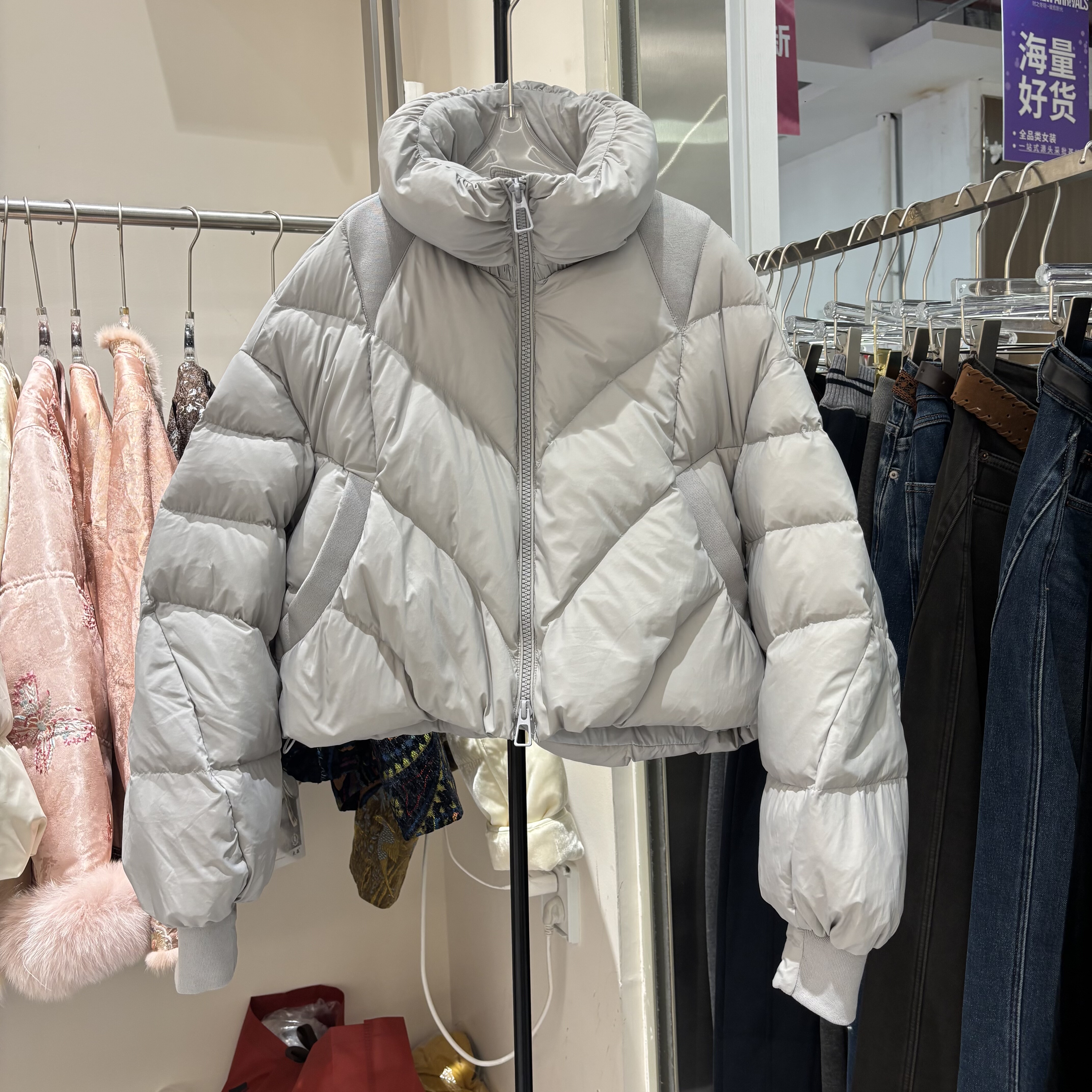 云朵零压90羽绒服女短款2025冬季新款无胆泡泡袖外套抽褶外套2528