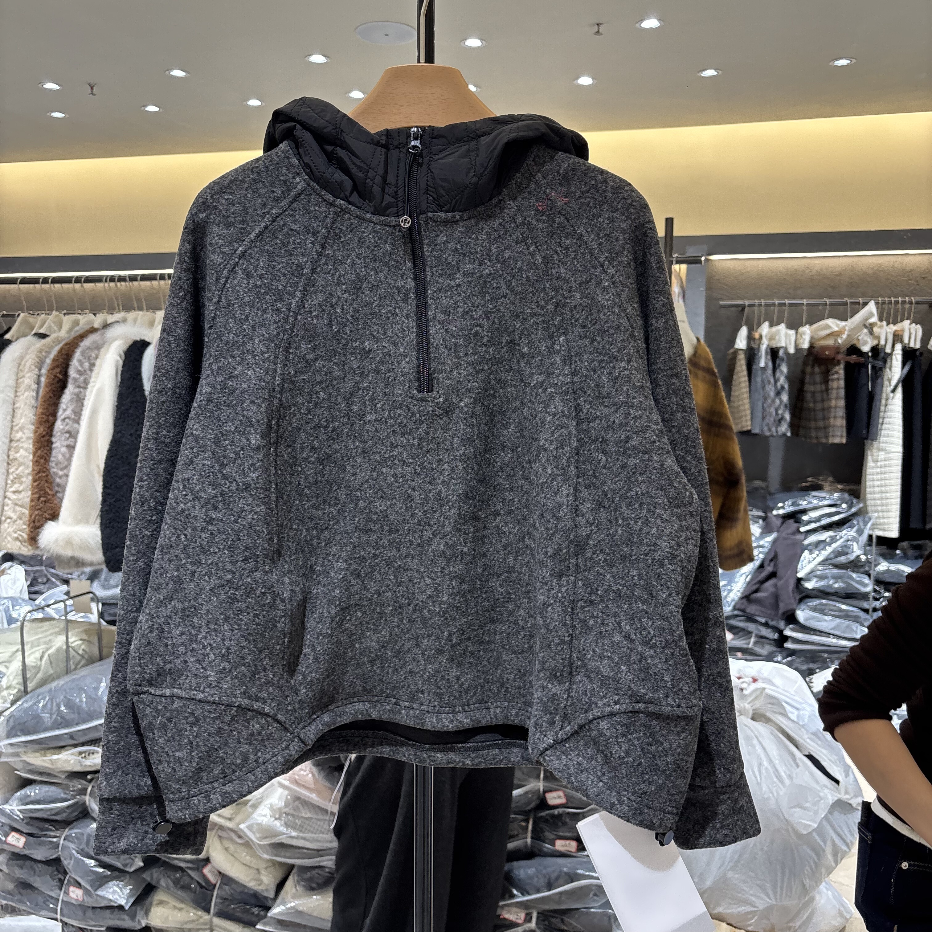 2025冬季新款连帽半拉链德绒长袖t恤女设计感小众上衣插件潮