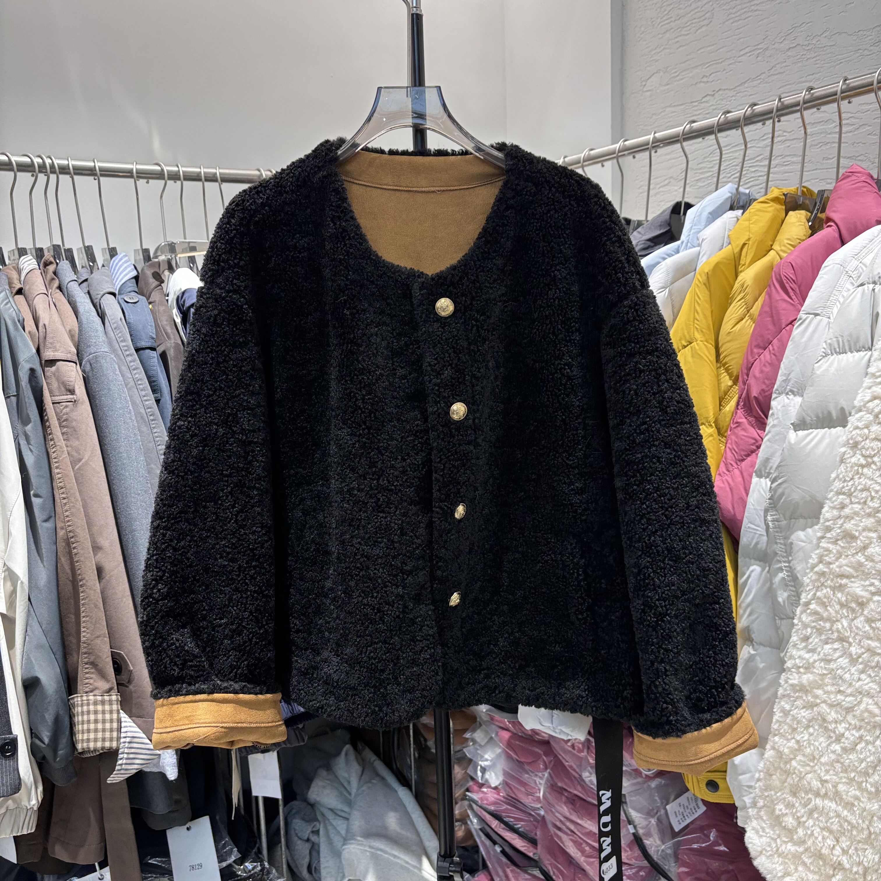 麂皮绒加厚羊羔毛外套女2025冬季新款韩版小香风圆领皮毛一体上衣