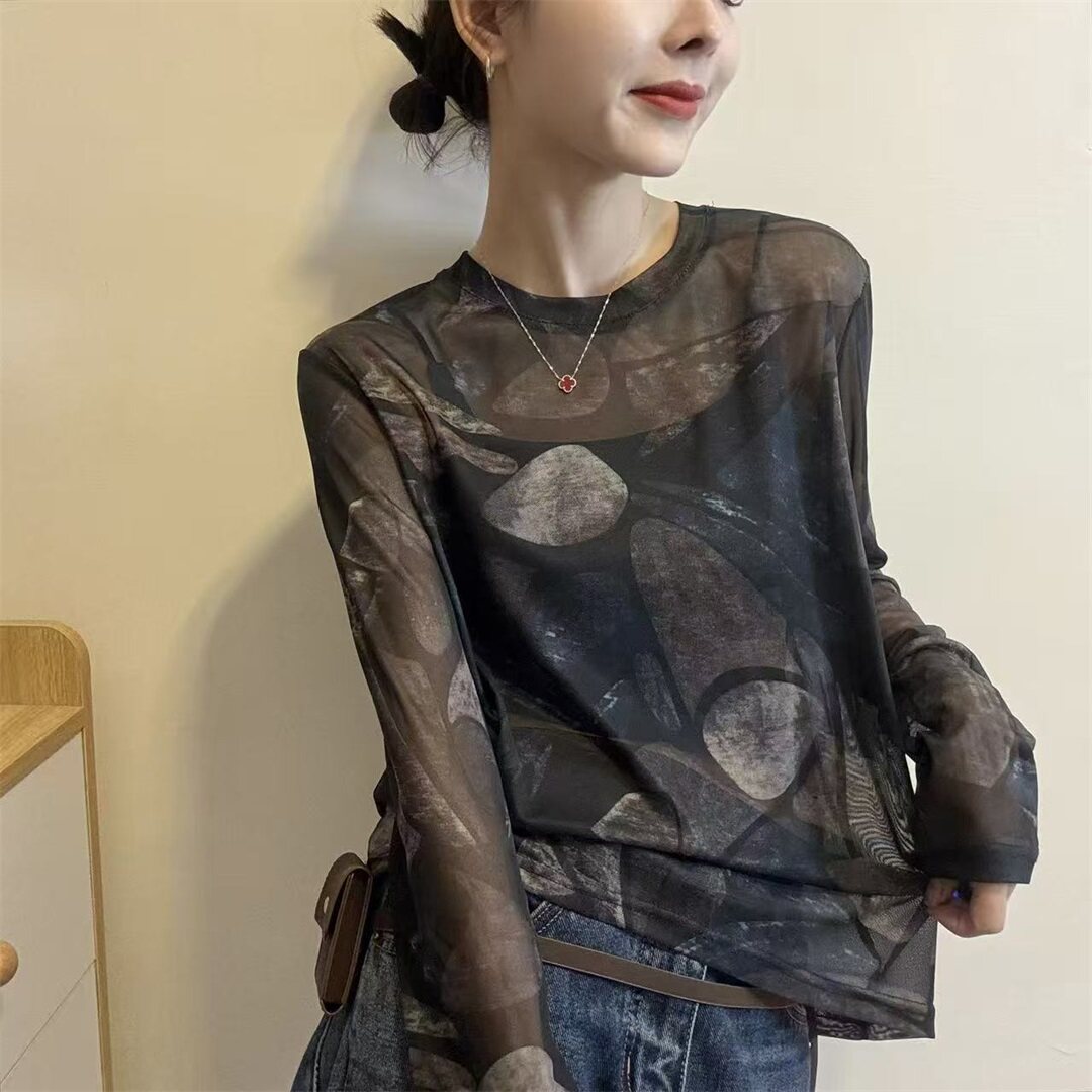 2026春季新款晕染印花高级感长袖T恤女通勤风宽松显瘦上衣潮31753