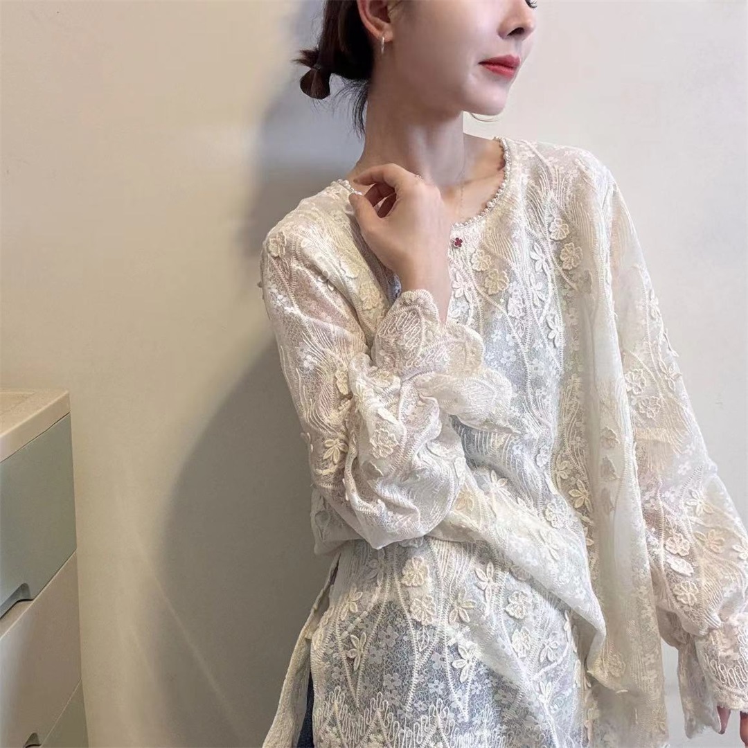 2025冬季新款宫廷风蕾丝衫女长袖刺绣叠穿内搭高级感上衣31159