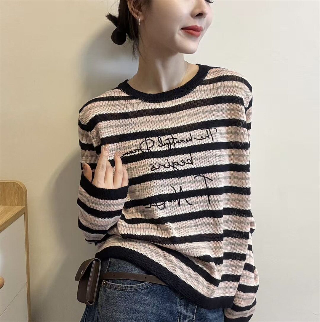 条纹字母印花圆领针织衫女2026春季新款宽松套头薄款防晒罩衫上衣