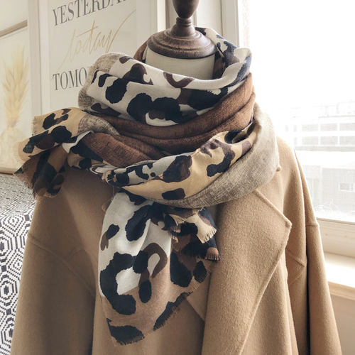 手感超舒服~时尚洋气豹纹围巾