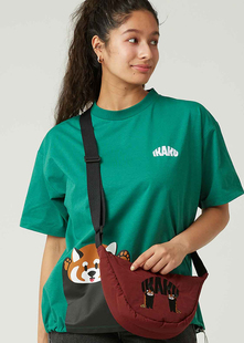 不退换货 潮牌红牌G家合作ikaku小熊猫小浣熊刺绣图案多功能挎包