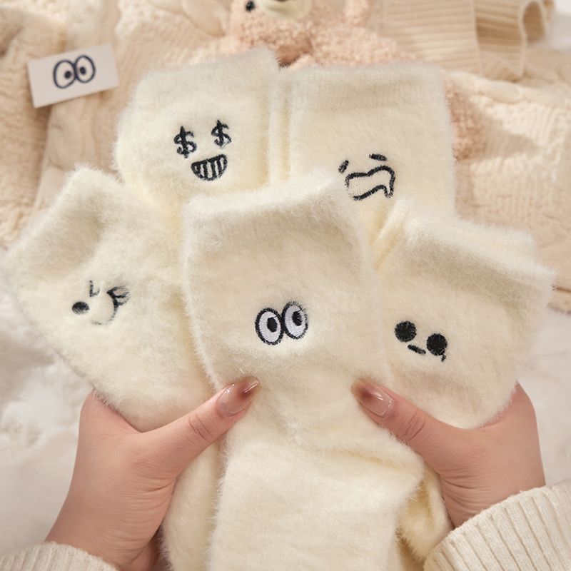 袜子女款冬季加绒加厚保暖水貂绒中筒袜毛茸茸小眼睛堆堆袜ins风