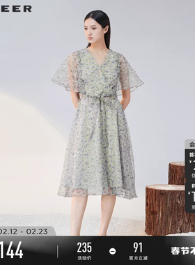 sdeer圣迪奥夏装女装V领收腰碎花泡泡袖连衣裙S223Z123N
