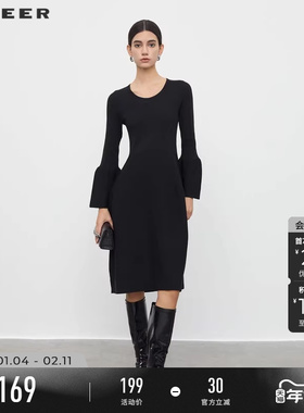 sdeer圣迪奥秋季女装罗纹圆领喇叭袖针织连衣裙S233Z1289