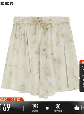 sdeer圣迪奥夏女装田园风淡人穿搭松紧碎褶印花A字短裤S242Z0906