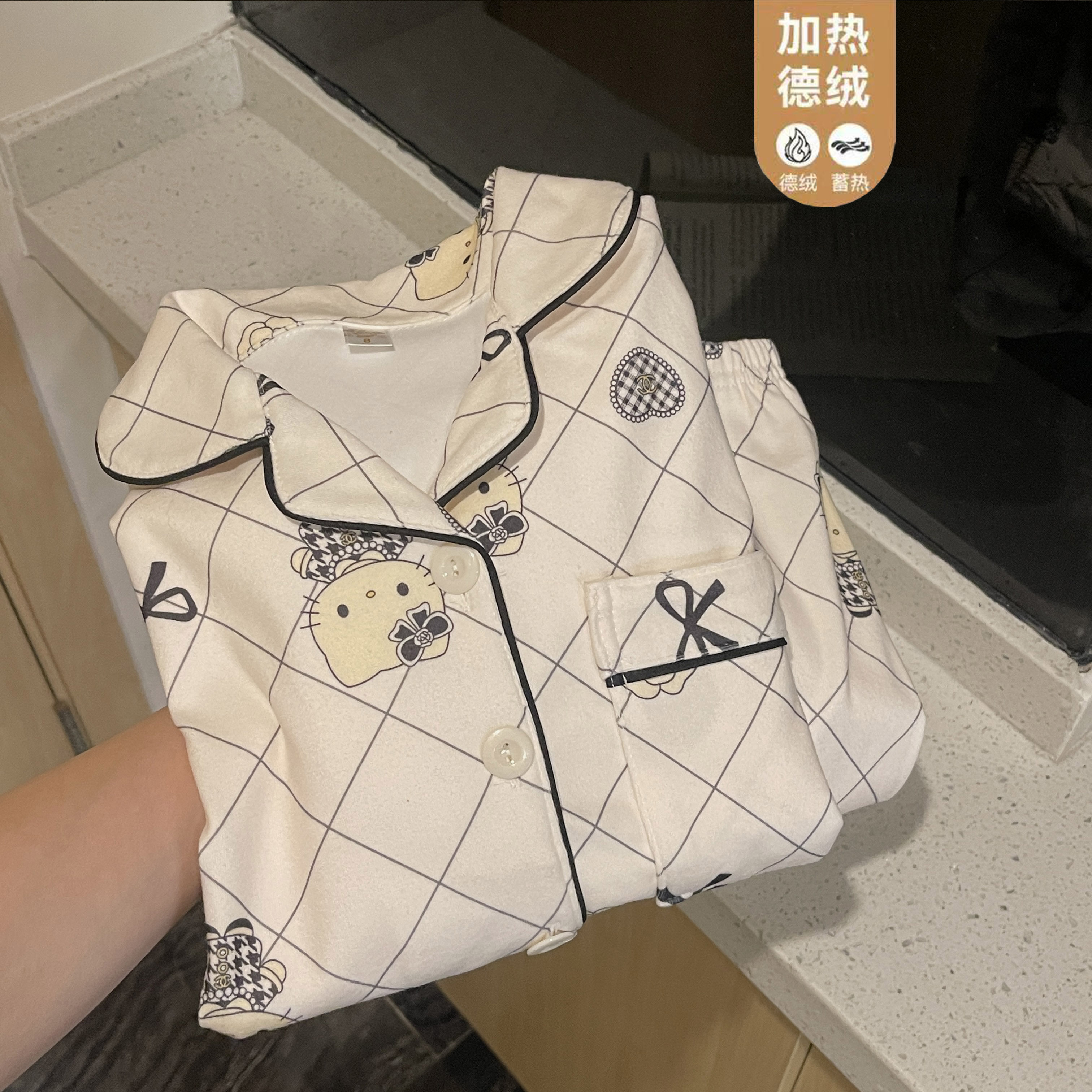 儿童家居服秋冬新款翻领加厚德绒长袖长裤卡通女宝宝开衫睡衣套装