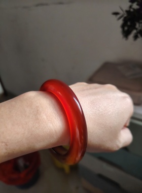 精品56圈口天然原矿原色无烧无染色巴西红玉髓手镯冰红玛瑙玉镯