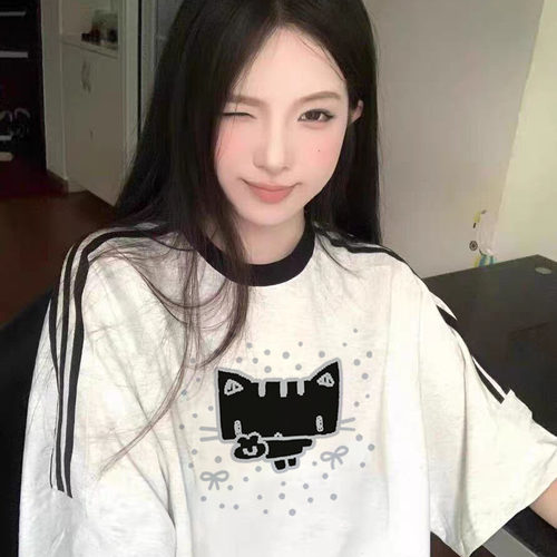 可爱猫咪大码三条杠短袖T恤女