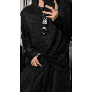 龙叨叨秋冬新品时尚高级感V领毛衣男款打底简约宽松痞帅百搭上衣