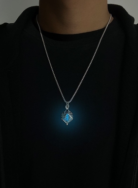 会发光的生命树夜光项链男潮个性女吊坠创意小众挂饰