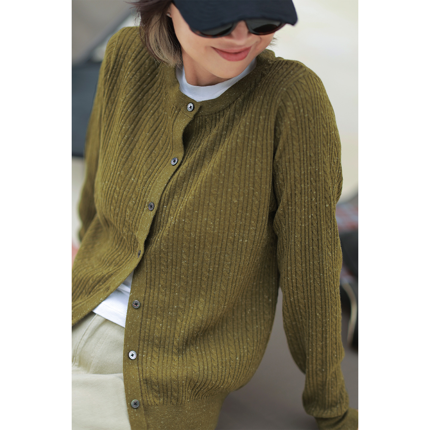 ise“复古回潮”奶奶风牛油果绿圆领针织羊毛针织开衫K2540809W