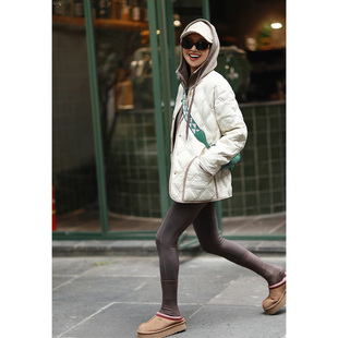 ise“精致主义”欧式复古工艺米色菱形格绗缝羽绒服外套P2541206