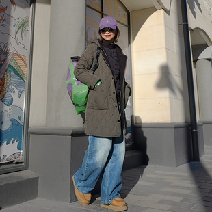 ise“柏林冬日”系列户外感菱格宽松连帽羽绒服2024冬季P2441238