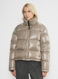 Aritzia TNA Super PUFF™亮面4格短款羽绒服90%鹅绒-20度保暖