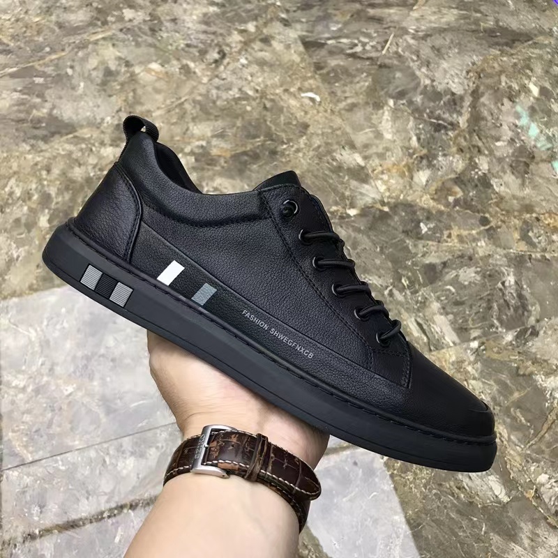 2025年春季透气真皮板鞋