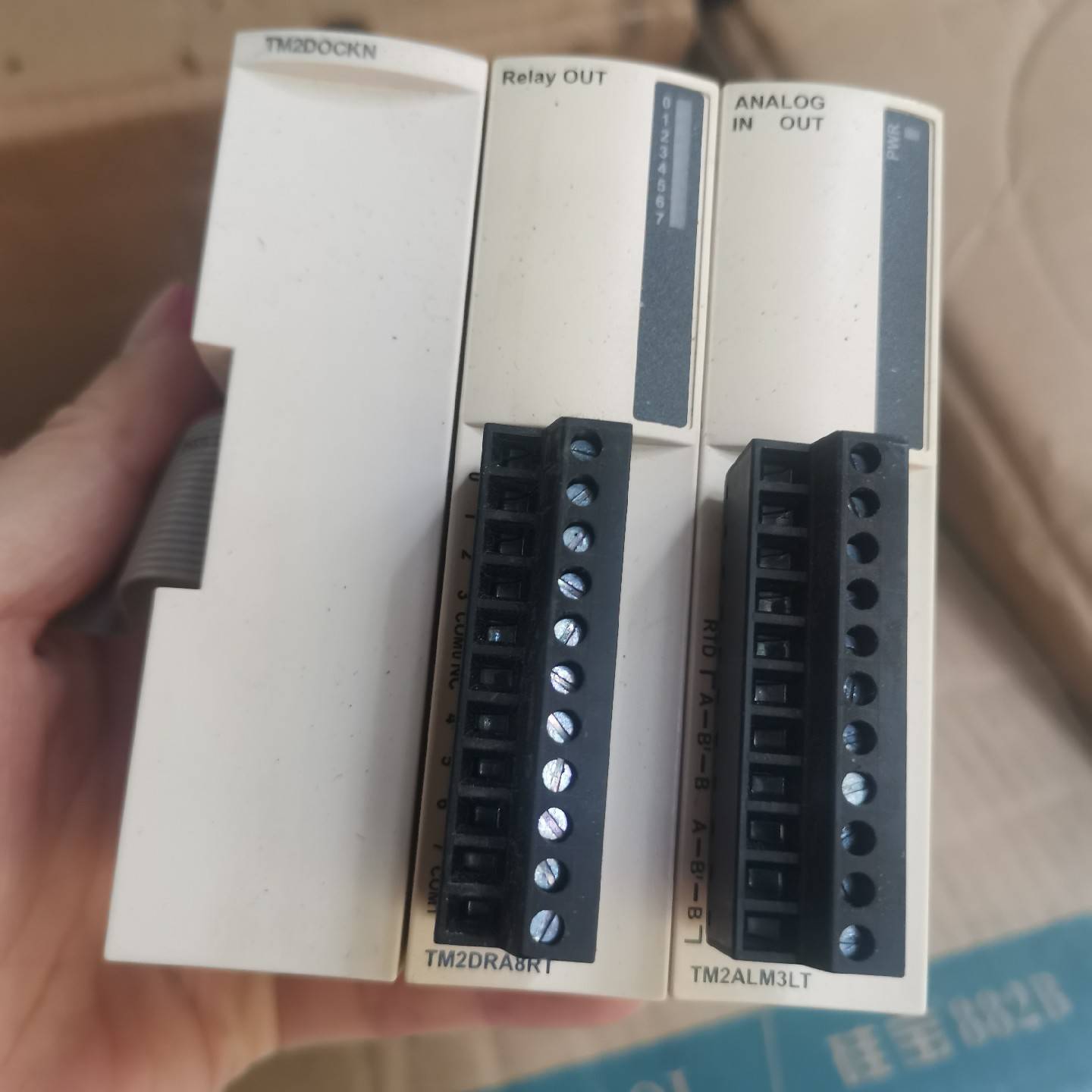 询价购-施耐德TM2DOCKN+TM2DRA8RT，两个200元，T