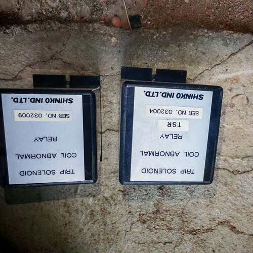 议价~SHINKO继电器两个，型号TRIP SOLENOID，DC~可维修