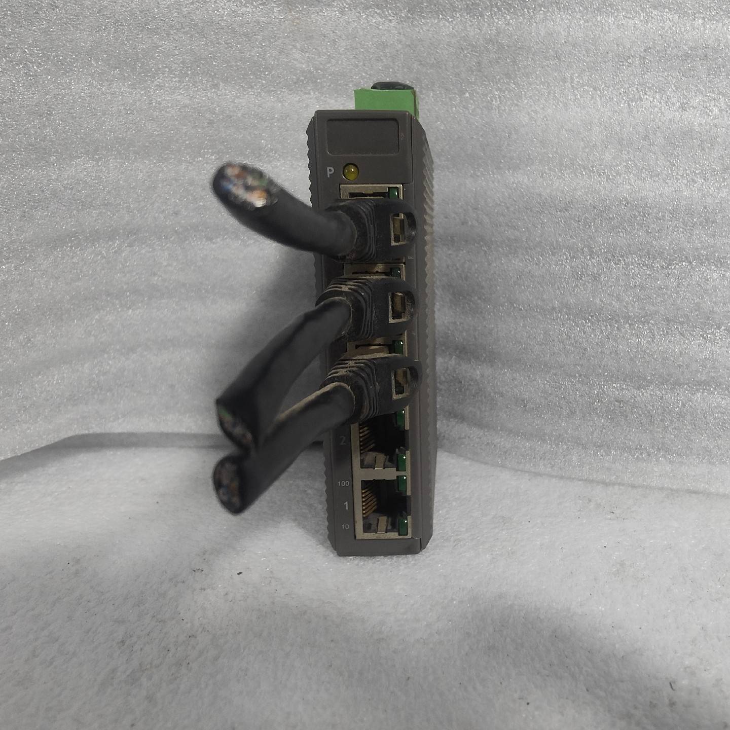 询价购-MISUMI  IESH-MB205-R实物图，功能完好，成