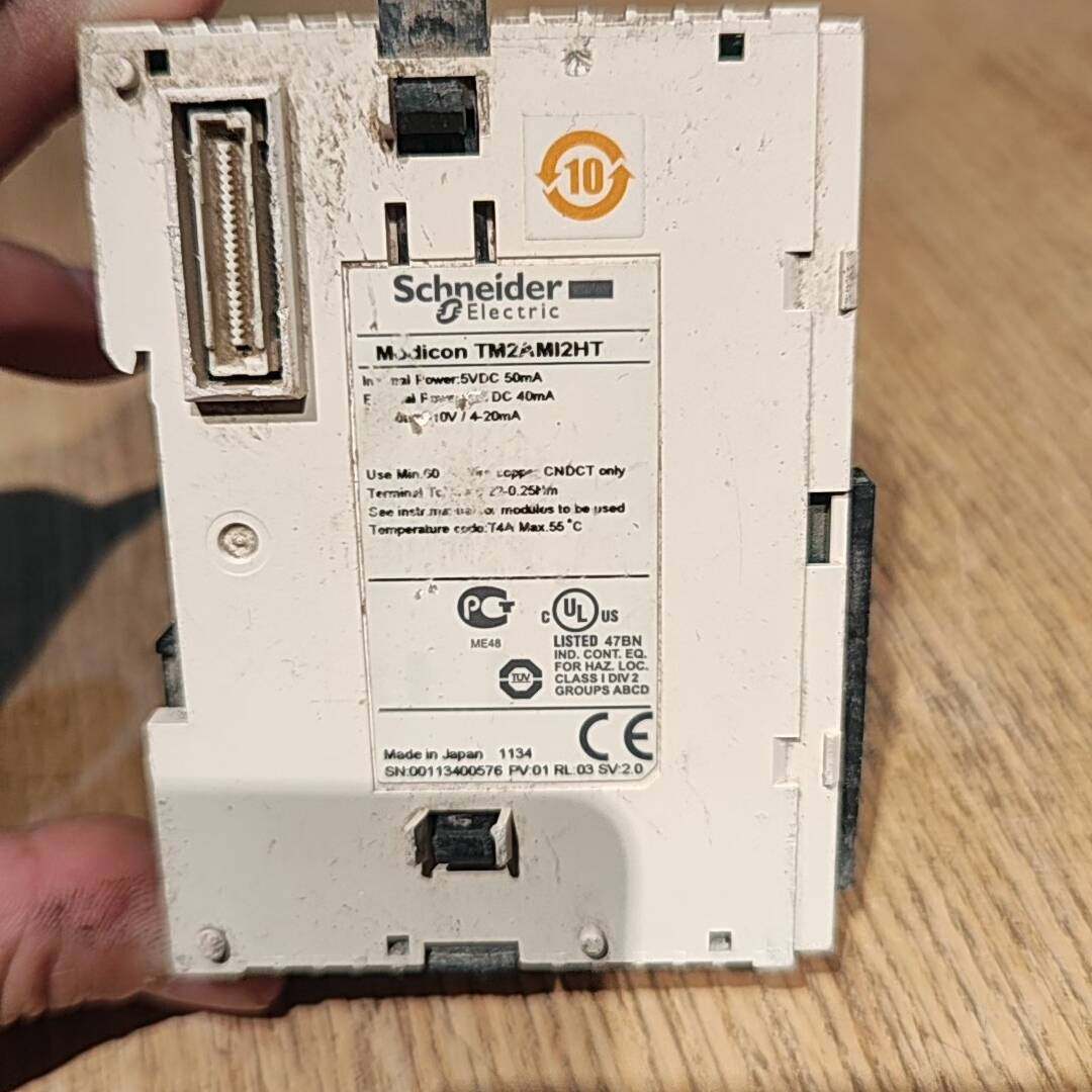 询价购-施耐德TM2AMI2HT 模块 实拍图 少盖子 没
