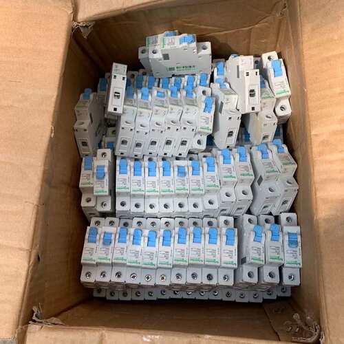 议价~施耐德LS8 EZ7空开~可维修
