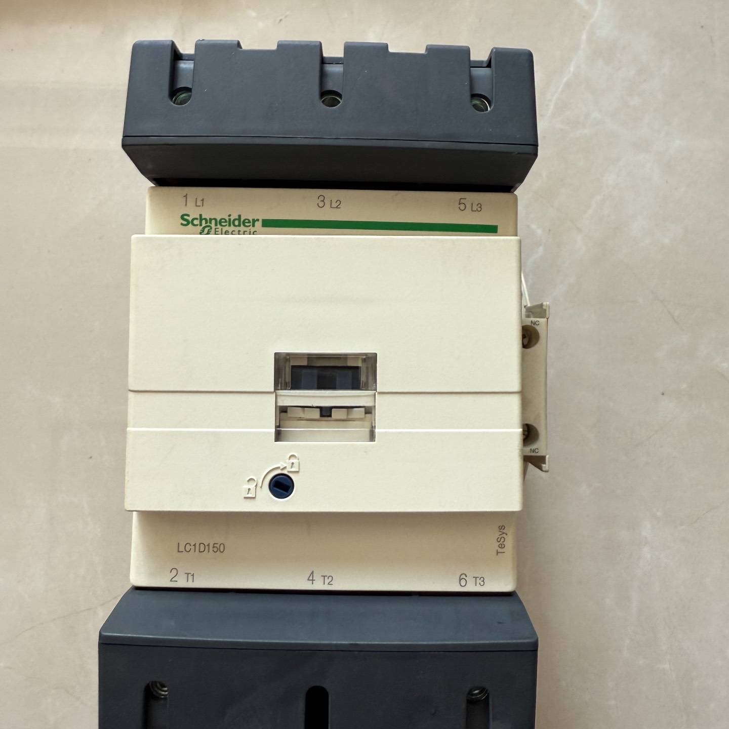 询价购-施耐德接触器LC1D150，型号LA9 D 115603/6