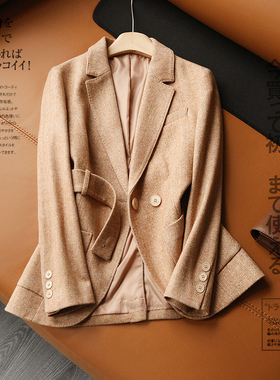 一眼就脱颖而出 细节感满满 可调节腰封设计 微阔感羊毛呢西装 女