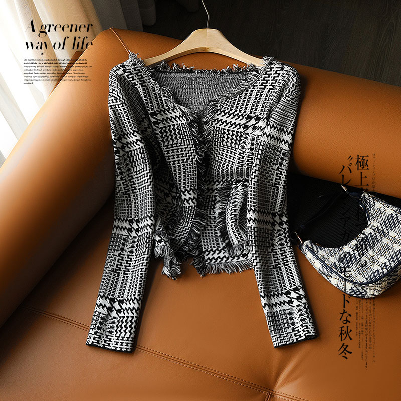 羊毛无扣毛边拉须针织开衫