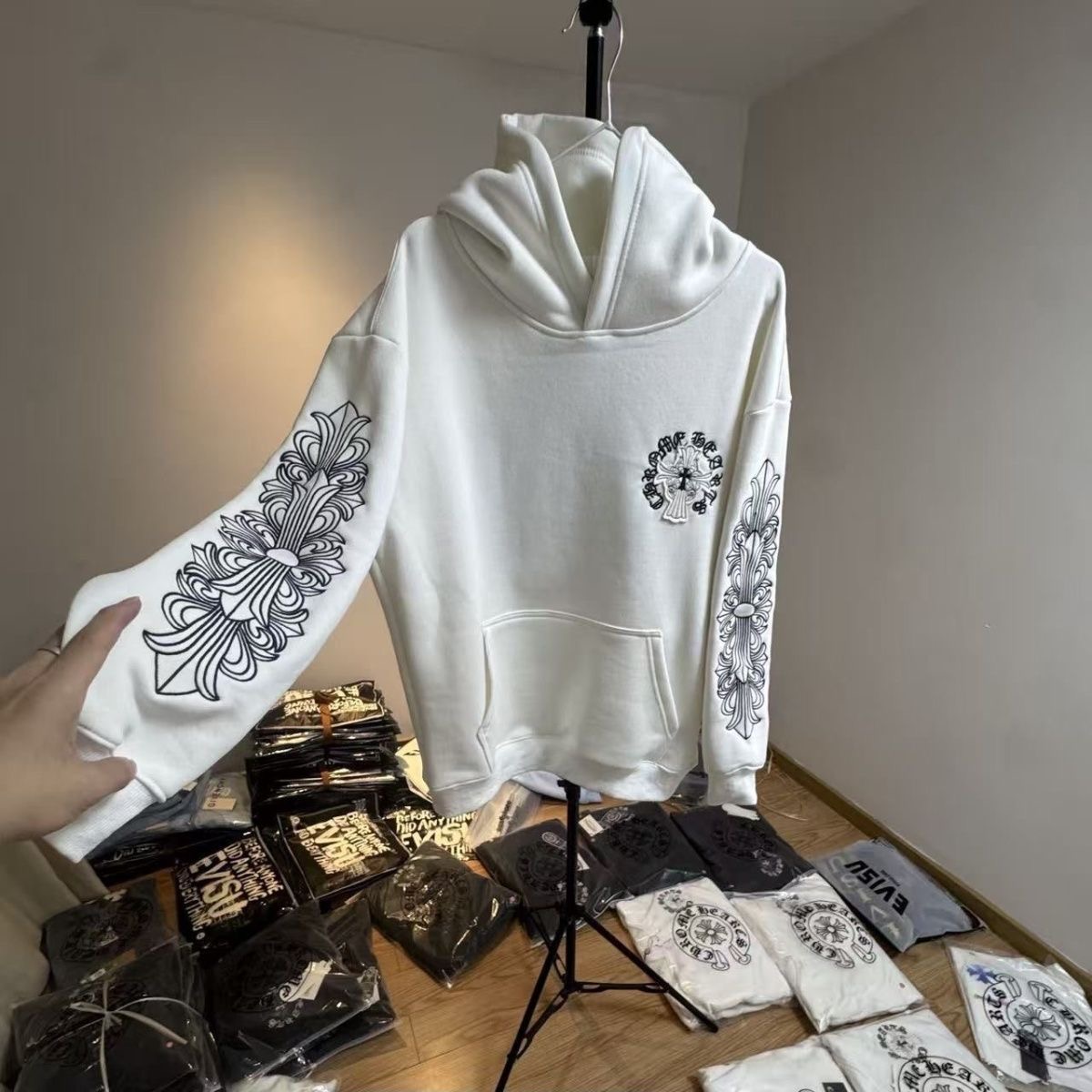 重磅克罗马蹄潮牌十字架潮流连帽卫衣刺绣珍珠梵文美式潮牌轻奢潮