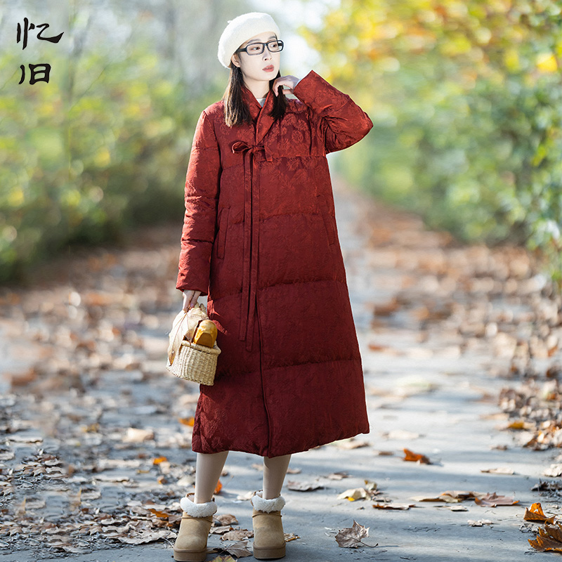 长款仿真丝提花羽绒服忆旧文艺