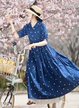 【拾光物语】衬衫领波点连衣裙女文艺蓝色裙2025年春季收腰A字裙