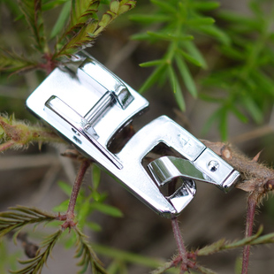 兄弟蝴蝶重机缝纫机电动家用多功能4mm卷边压脚平缝曲折包边折边