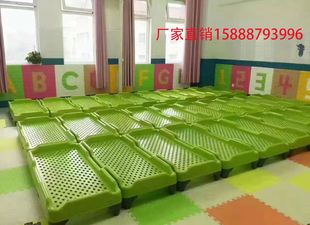 新款 幼儿园全塑料床幼儿园注塑一体叠叠床幼儿园午睡床儿童专用床