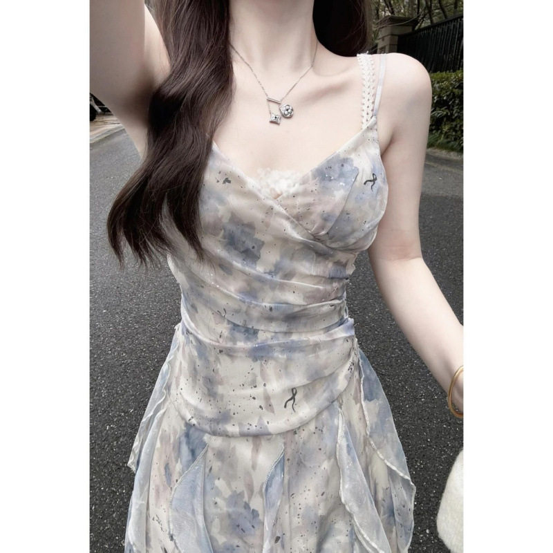 吊带裙女2025纯欲风海边度假沙滩裙荷叶边小个子蛋糕裙雪纺