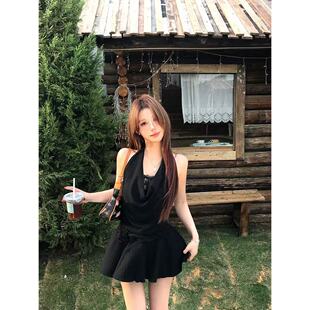 2025新款黑色吊带挂脖连衣裙子女夏季穿搭法式气质海边度假风短裙