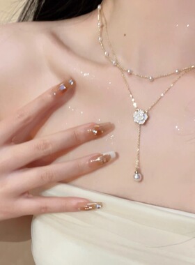 早春配饰珍珠项链简约高级感双层叠戴挂脖山茶花毛衣链女锁骨链